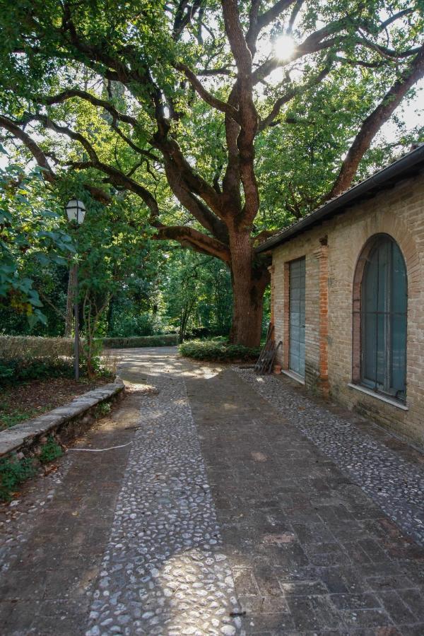 Park Hotel Villa Potenziani Риети Экстерьер фото