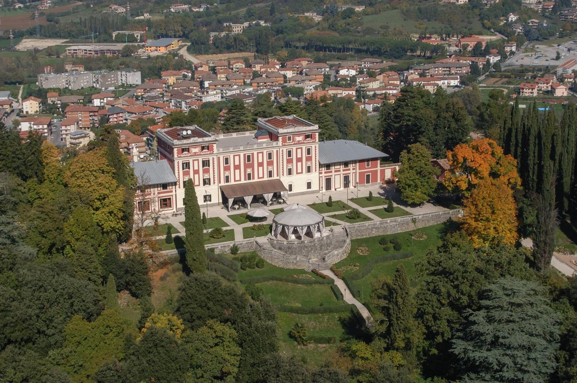 Park Hotel Villa Potenziani Риети Экстерьер фото