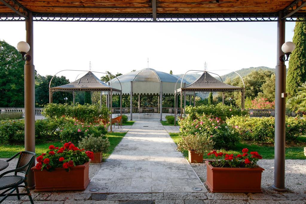 Park Hotel Villa Potenziani Риети Экстерьер фото